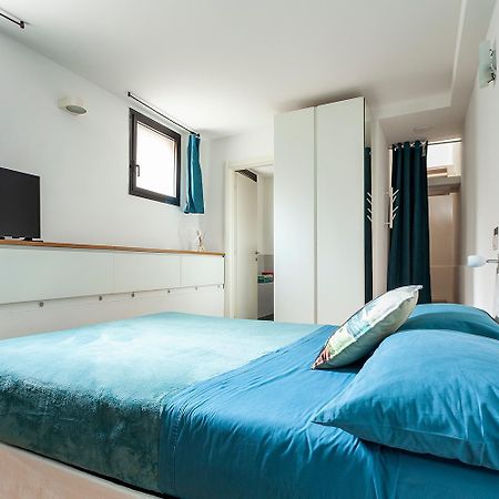 Duplex Luminoso In Zona Residenziale Apartamento Milão Exterior foto